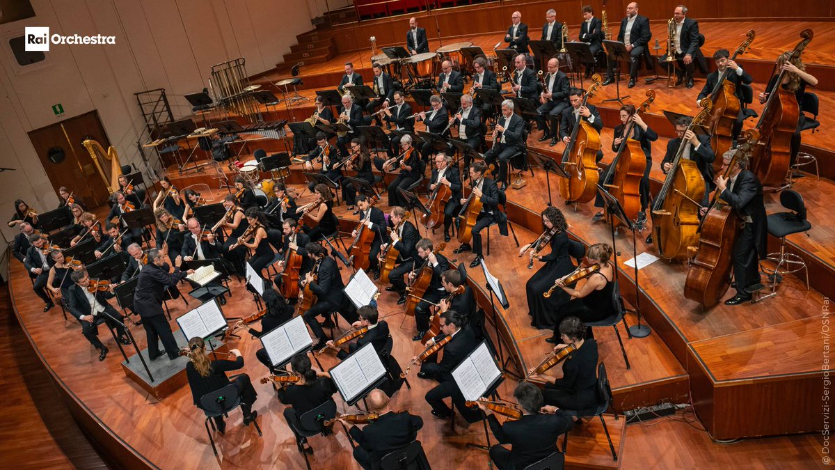 OrchestraRai's tweet image. Le foto del 4° appuntamento di stagione che ha visto protagonisti Constantinos Carydis e Karen Gomyo 
Replica del concerto stasera  8/11  ore 20 all’Auditorium Rai di Torino.
Biglietti da 9 a 30 euro anche online!
#Bernstein #Koukos #Ives #Schumann.
bit.ly/GalleryOSNconc…
