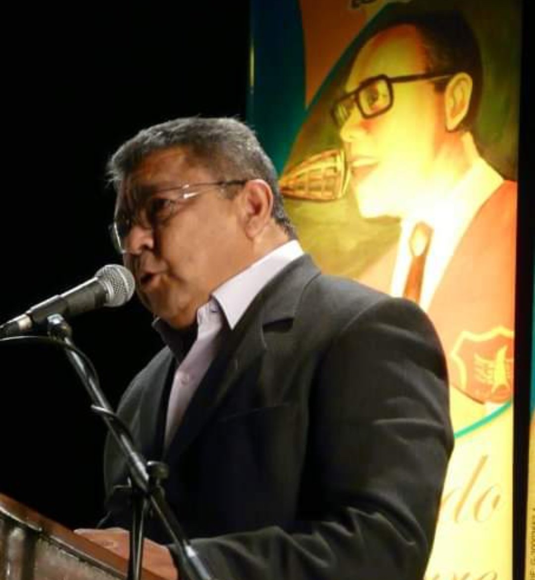 Tiamoraradio's tweet photo. Hoy es "Día del Gaitero" gracias a la iniciativa de Nelson Chacín (+) en homenaje a Ricardo Aguirre- El monumental -y a todos los cultores de tan importante expresión musical venezolana. También cumpleaños Ricardo Cepeda @CepedaElColosal #diadelgaitero #8Nov https://t.co/rNJV0q1hXe