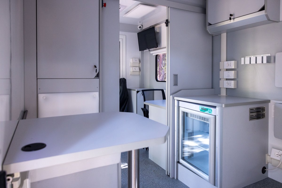 crocerossa's tweet photo. Itinerari della Salute è la campagna di sensibilizzazione sulle malattie cardiovascolari che la CRI ha realizzato con #IVECO.

L’unità mobile sarà a disposizione di quanti, rivolgendosi al nostro medico, vorranno effettuare una visita gratuita.

Info qui: https://t.co/budRQl52ZH https://t.co/DAYEwIwDSf