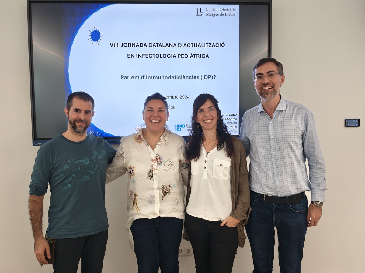I un equip organitzador il·lusionat amb el projecte de les #infeccionspediatriques 😉👍🏻