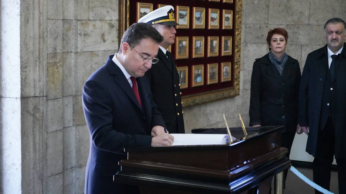 Genel Başkanımız Ali Babacan, Genel Merkez Kurul Üyelerimiz, Milletvekillerimiz ve partililerimizle birlikte Cumhuriyetimizin kurucusu Mustafa Kemal Atatürk’ün vefatının 86. yıl dönümü vesilesiyle Anıtkabir’i ziyaret etti.