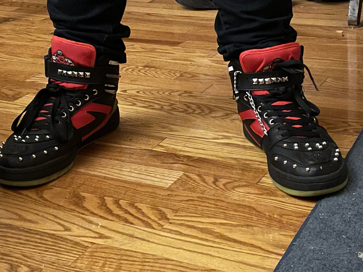 “Oh my bad did I fuck up your And1 Bowzers?” -<a href="/mosesofthesouth/">Peyton Sullivan</a>