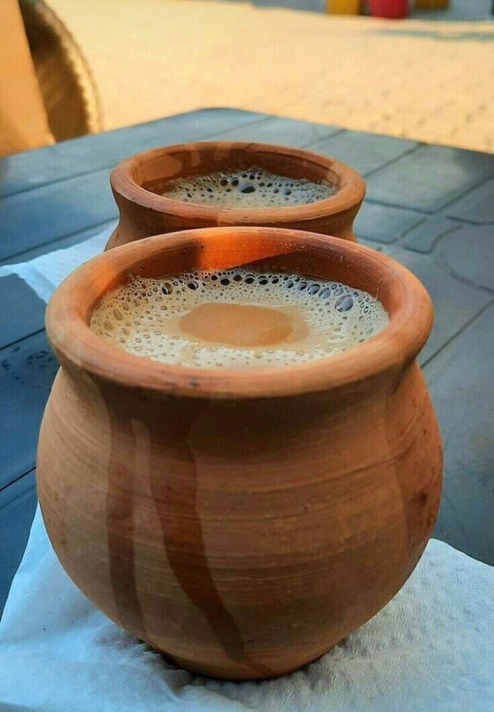 पूरा दिन ही बीतने वाला है,
अब एक-एक चाय हो जाए।
पधारो सा...!!