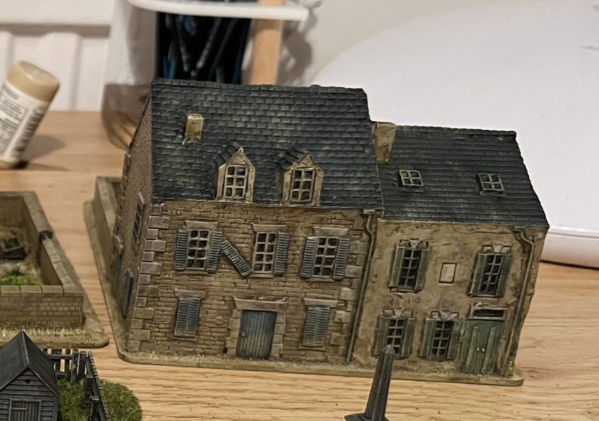 _mondo_'s tweet photo. @tinyterrain Was looking at those, good price as well. I bought the 2 houses and have just painted it, really like it with the uneven walls https://t.co/vHgyvbDuyI