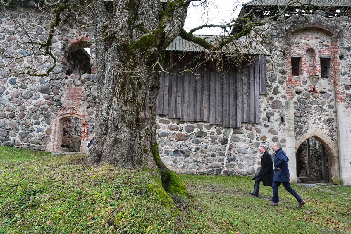 8. novembrī Valsts prezidents <a href="/edgarsrinkevics/">Edgars Rinkēvičs</a> darba vizītē apmeklē <a href="/LimbazuNovadsLV/">Limbažu novads</a>

📸 flic.kr/s/aHBqjBR5Yv