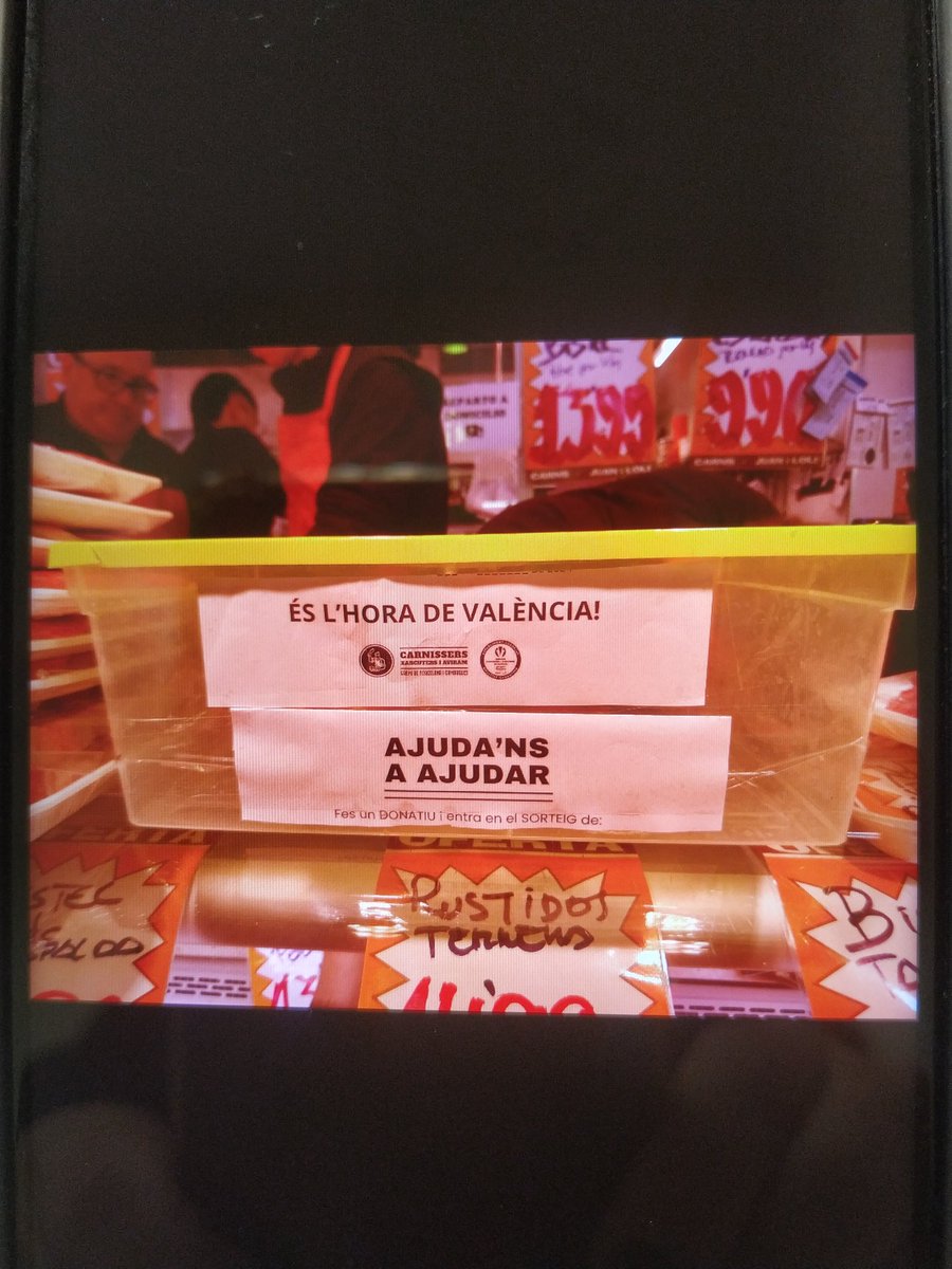GarridoCarme's tweet photo. Iniciativa del @gremicarnissers cada setmana hi ha una porra col.labora carnisseria @carnsjuaniloli del @MercatCanyelles . Tota la recaptació aconseguida #AyudaaValencia https://t.co/4UX9uWDQx4