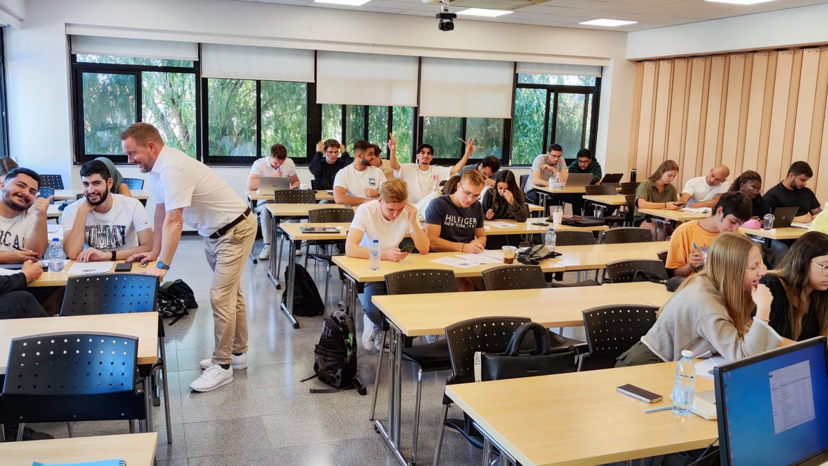 FHWien der WKW tweet media