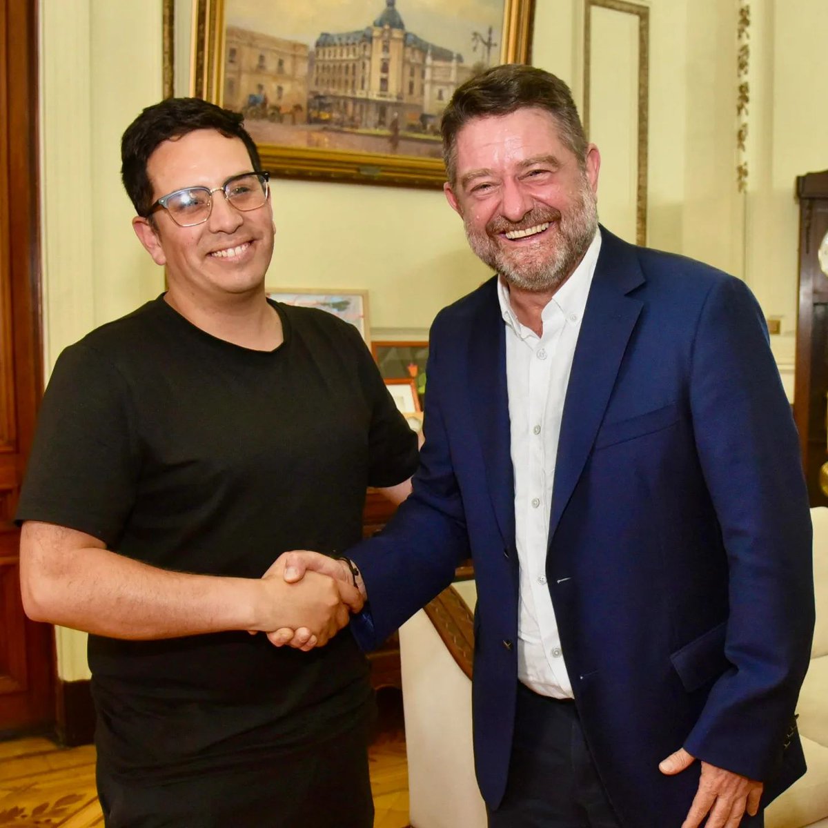 Reunión con el Gobernador Metropolitano <a href="/Orrego/">Claudio Orrego L.</a> estuvimos viendo los proyectos que están presentados al Gobierno Regional, cómo también las distintas iniciativas de inversion que podrían proyectarse en nuestra comuna.

Agradecido de la disposición.