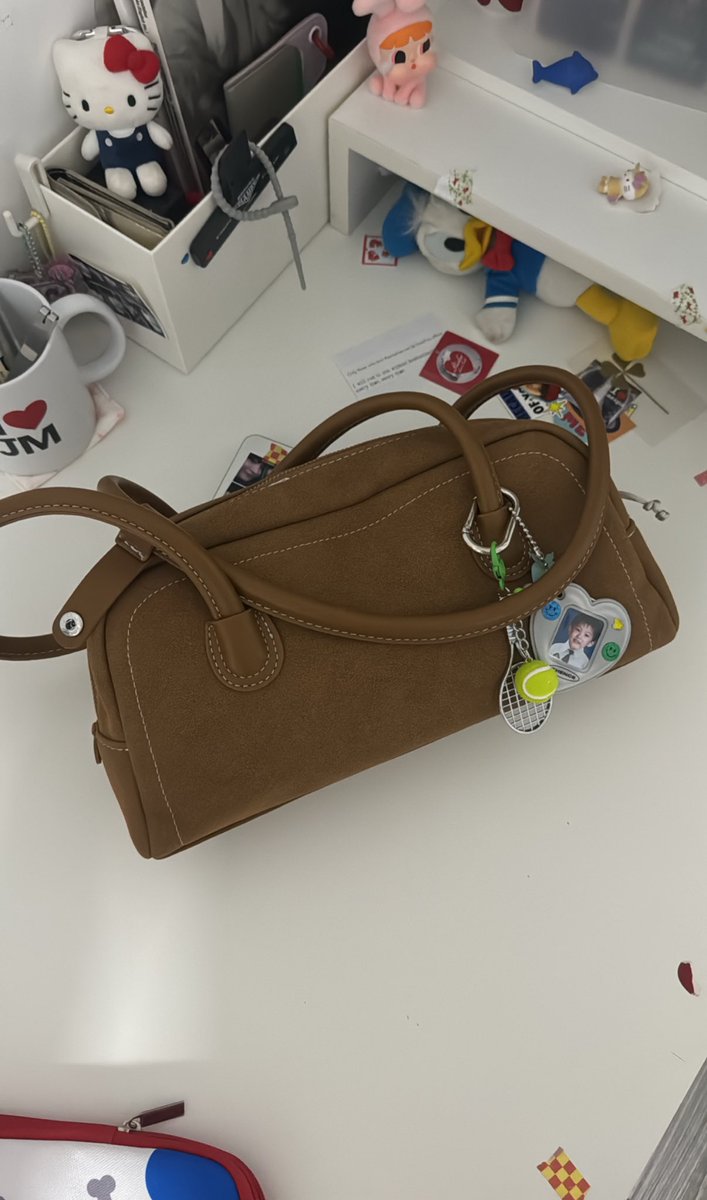 42luvy's tweet image. เอ้บมาเล่นๆร้อยกว่าบาท555555555ใส่แท่งไฟได้ดั้วะ ได้เป๋าไปคอนละ ชิ้ววว😙😙