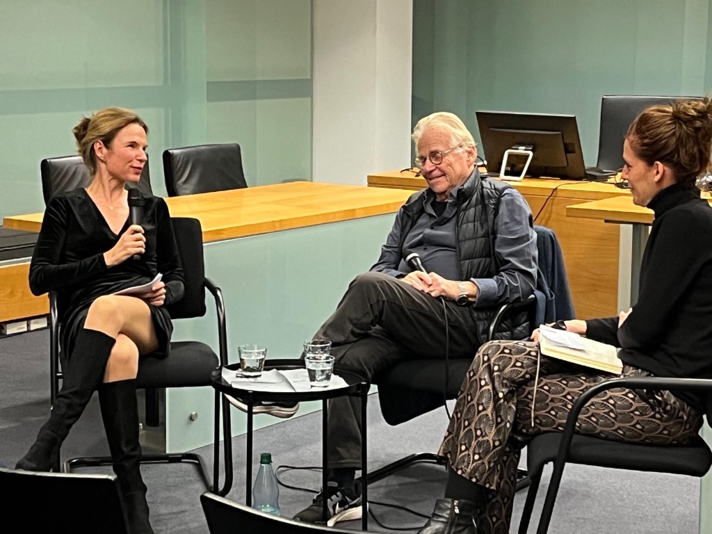 Gestern Abend im OLG: Interview mit Daniel Cohn-Bendit zu der Suche nach seiner jüdischen Identität. Ein lebhafter, informativer und anregender Austausch im Rahmen der Regionalgruppe Rhein-Main mit der Deutsch-Israelischen Juristenvereinigung, der GenStA und der RA-Kammer.