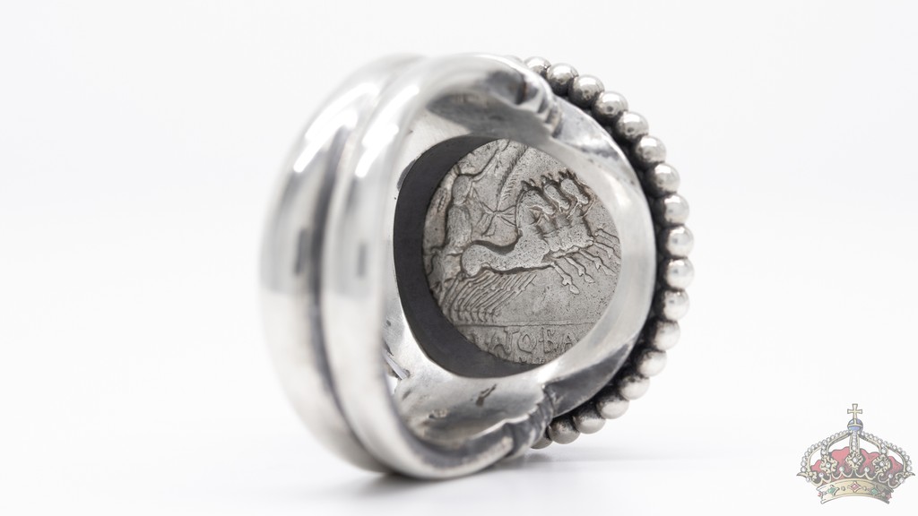 Searching for a rugged ring? Consider an antique coin! Perhaps you possess a special coin from your travels that holds significant value. We can transform it into a ring! Take a moment to ponder this, and when you’re prepared, we’re ready to assist you!
#rings #silver #gold