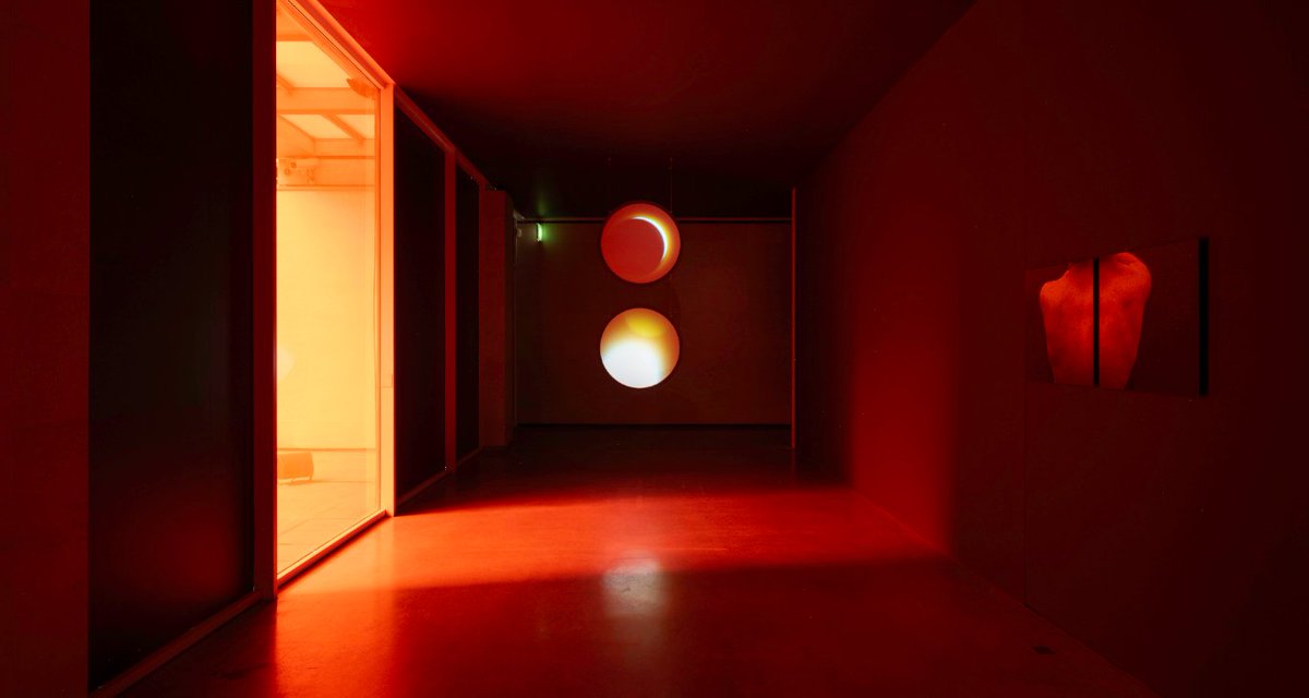 Slash Paris (@slashparis) on Twitter photo Hyper tactile et hyper sensuelle, l'exposition #ApichatpongWeerasethakul au <a href="/CentrePompidou/">Centre Pompidou</a> saisit et surprend tant elle prend au sérieux la question plastique du travail du cinéaste. Photo Audrey Laurans
slash-paris.com/articles/apich…
<a href="/libe/">Libération</a> <a href="/Telerama/">Télérama</a> <a href="/Trois_Couleurs/">TROISCOULEURS</a> <a href="/franceculture/">France Culture</a> Hyper tactile et hyper sensuelle, l'exposition #ApichatpongWeerasethakul au <a href="/CentrePompidou/">Centre Pompidou</a> saisit et surprend tant elle prend au sérieux la question plastique du travail du cinéaste. Photo Audrey Laurans
slash-paris.com/articles/apich…
<a href="/libe/">Libération</a> <a href="/Telerama/">Télérama</a> <a href="/Trois_Couleurs/">TROISCOULEURS</a> <a href="/franceculture/">France Culture</a>