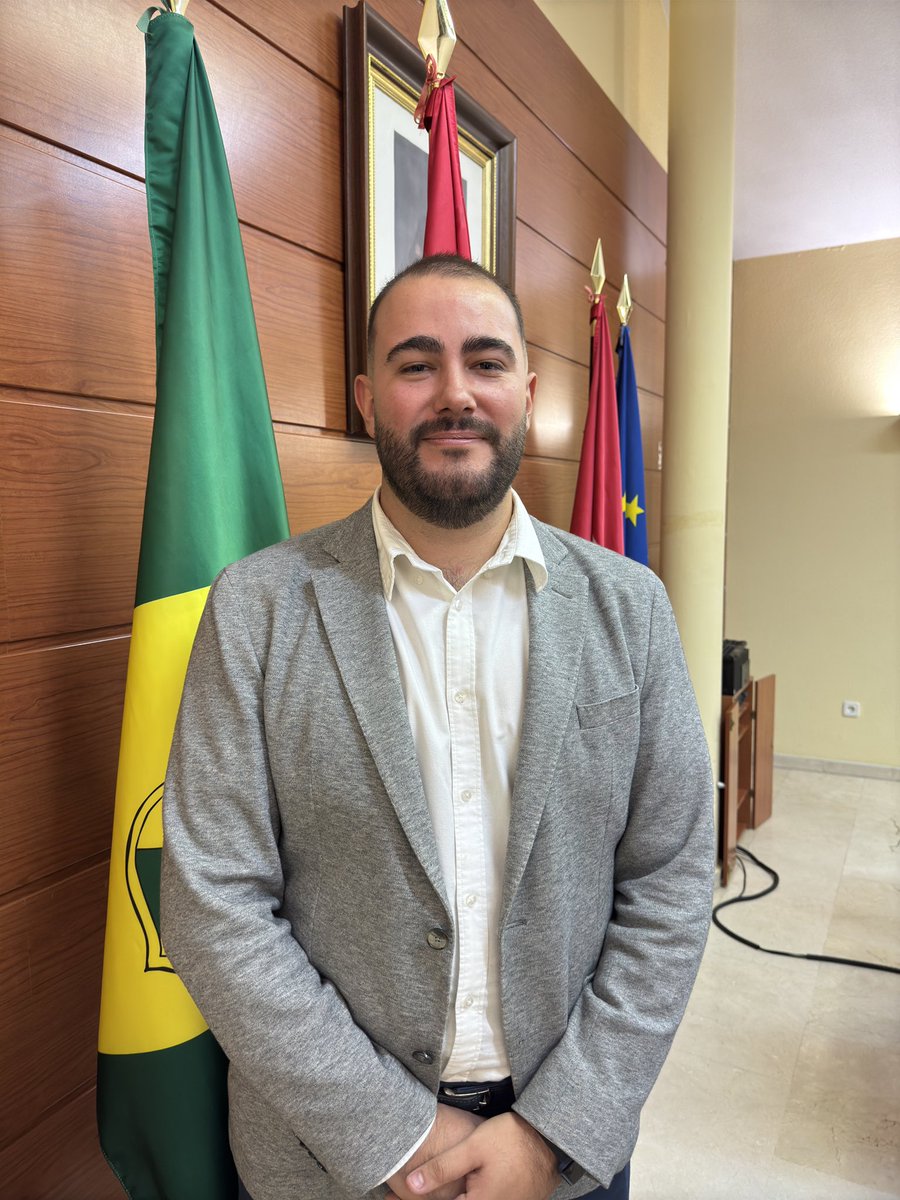 🌹Ayer tomé posesión como concejal del grupo municipal PSOE-Progresistas en mi pueblo, Manzanares el Real.

✨ La juventud es clave en las instituciones, y asumo con orgullo la confianza para formar parte del gobierno municipal y trabajar por el Manzanares que queremos.