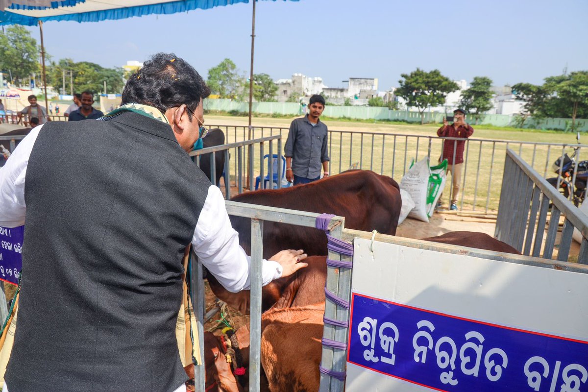 ରାଜ୍ୟର ସମସ୍ତ ଜନ ସାଧାରଣଙ୍କୁ ମୋର ଅନୁରୋଧ ସମସ୍ତ ଜିଲ୍ଲାରେ ଆୟୋଜିତ ହେବାକୁ ଥିବା ଏହି ମେଳାରେ ଉପସ୍ଥିତି ରହି ନୂତନ ଜ୍ଞାନ କୌଶଳରେ ପ୍ରଦର୍ଶିତ ମେଳା ଦେଖି ନିଜ ନିଜ ସ୍ଥାନରେ ମତ୍ସ୍ୟ ଓ ଗୋ ପାଳନ କାର୍ଯ୍ୟରେ ନିୟୋଜିତ କରନ୍ତୁ।