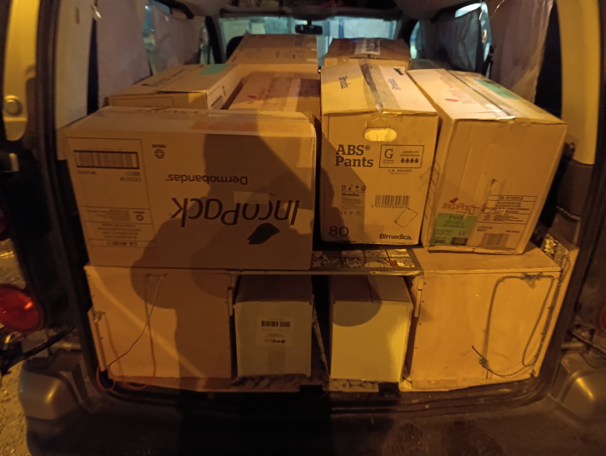 Gran jornada ayer de recogida de ayuda para Valencia. Aranda y la comarca sigue demostrando su calidad humana. 
Hoy seguiremos día y noche.
GRACIAS!!!