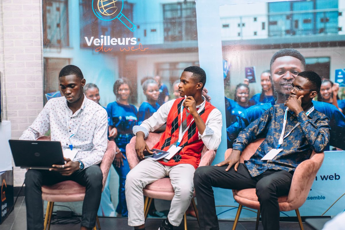 veilleursduweb's tweet photo. #MbokaDigital : Jour 3

La journée a été dédiée à l'Hackathon, où 24 jeunes en six équipes ont présenté des projets de solutions digitales pour résoudre les problèmes du système de santé de la RDC, notamment face à la crise de la Mpox. https://t.co/PfTCUlZXLq