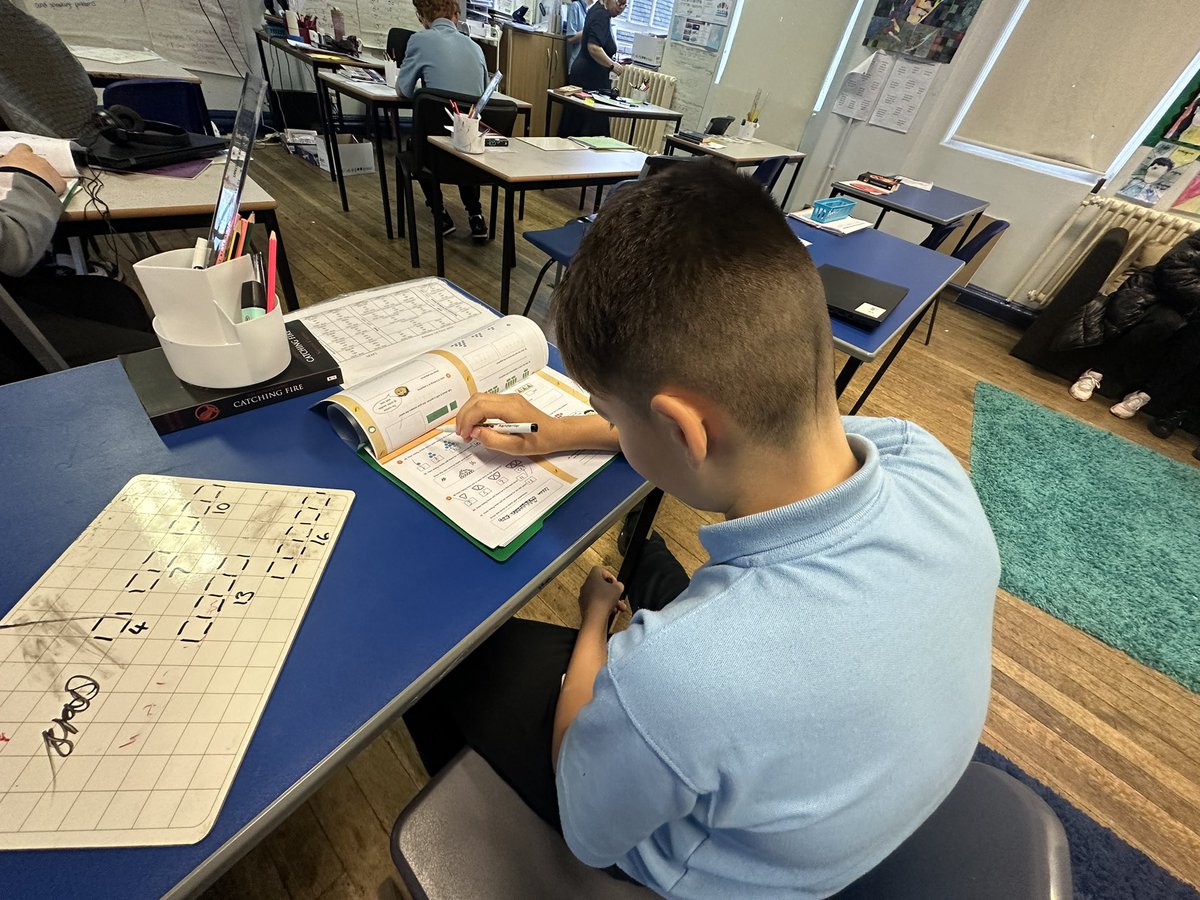_VictoryPark_'s tweet image. Great learning walk this morning with our Leaps group! Proud to see students diving into graphs and pie charts in their math lesson. Amazing engagement and curiosity in action! #LearningWalk #MathsMagic #StudentSuccess