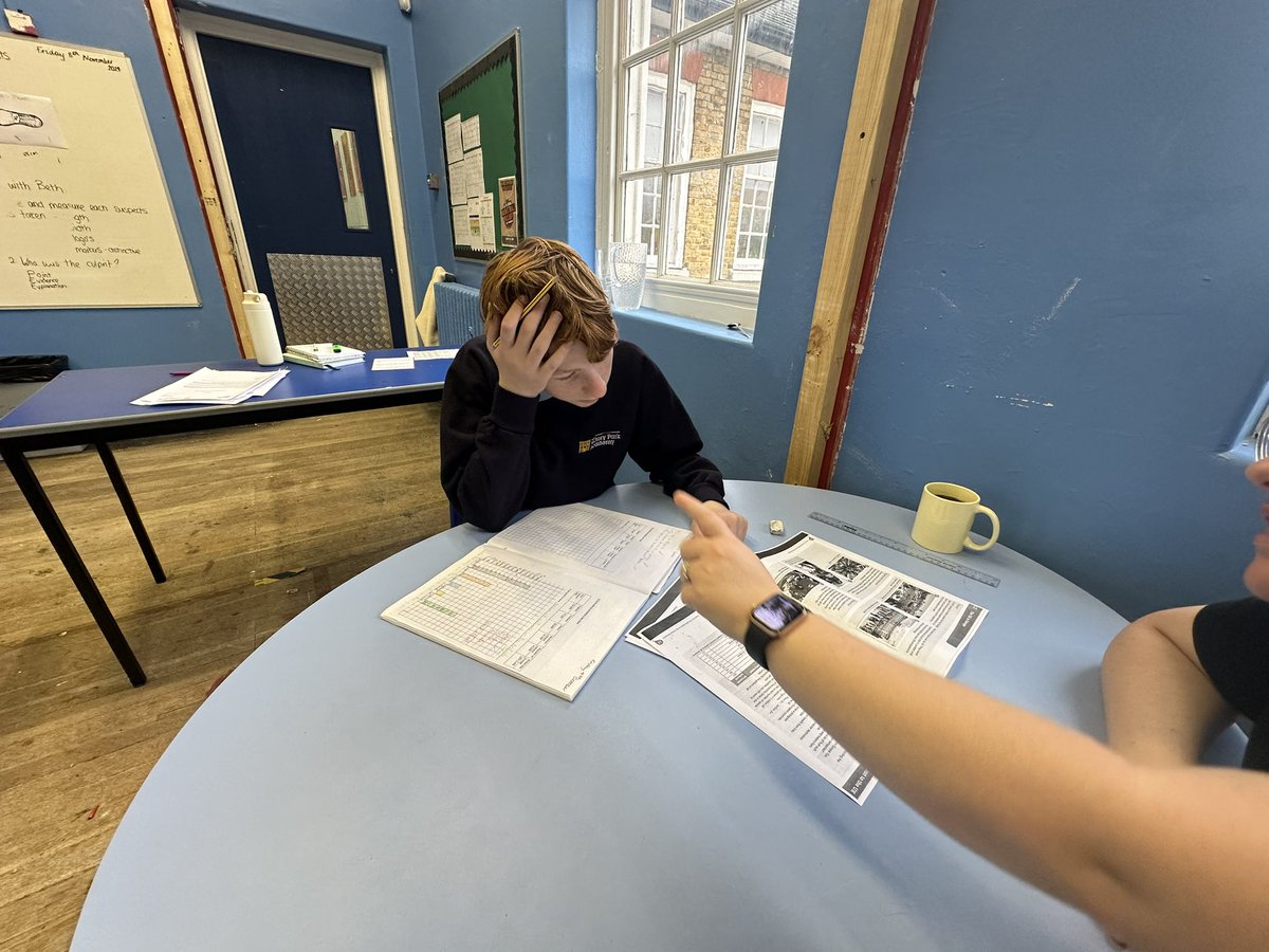 _VictoryPark_'s tweet image. Great learning walk this morning with our Leaps group! Proud to see students diving into graphs and pie charts in their math lesson. Amazing engagement and curiosity in action! #LearningWalk #MathsMagic #StudentSuccess