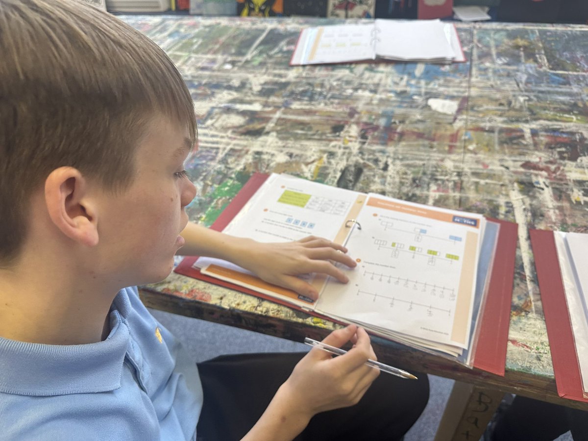 _VictoryPark_'s tweet image. Engagement levels were sky-high on today’s learning walk! From group discussions to hands-on activities, our pupils brought their best energy. Well done, everyone! 🎉📖 #LearningWalk #EngagedLearners