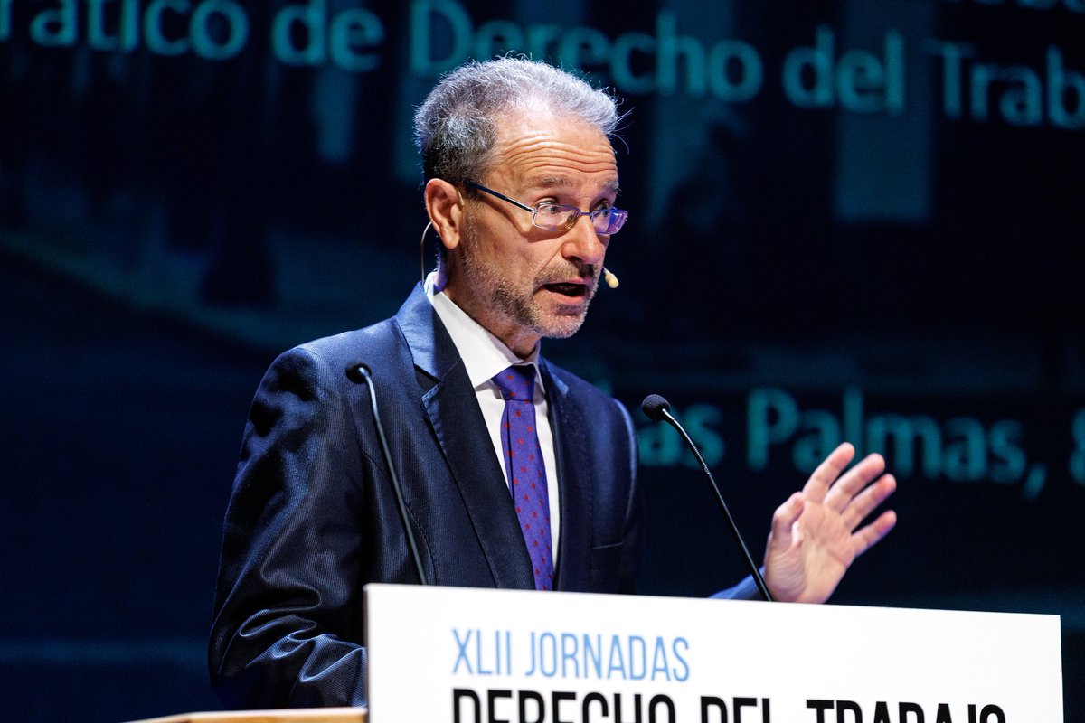 🔴 Iniciamos el segundo día de las #JornadasXLII con una ponencia clave: el catedrático Cristóbal Molina Navarrete analiza la reforma laboral y el despido improcedente. 💼📚 #ReformaLaboral #DespedidoImprocedente #Trabajo #GraduadosSociales #GranCanaria #Fuerteventura