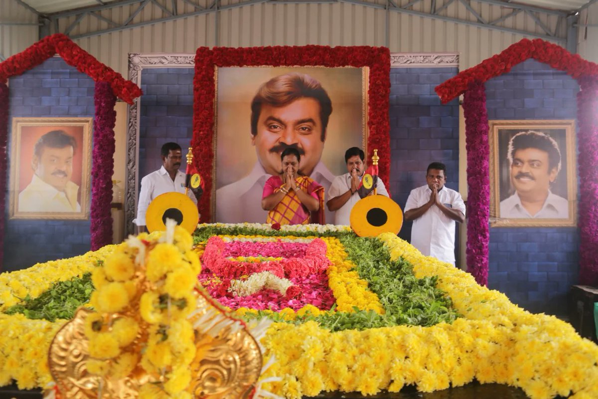 PremallathaDmdk's tweet photo. இயன்றதை செய்வோம் இல்லாதவர்க்கு!
கேப்டன் ஆலயத்தில் சிறப்பு பூஜை மற்றும் அன்னதானம்!
#CaptainAalayam #Captaintemple #vijayakanth https://t.co/7bZGrwlzW1