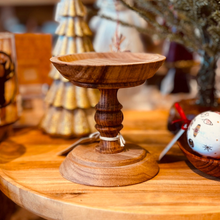 portus_official's tweet photo. 【店頭商品】
温かみのある質感の木の #コンポート 🌲

上品な木目の質感となめらかなフォルムは
使い込むほどに色の深みが増してゆきます😌

キャンドルや時計にアクセサリー、
あなたのお気に入りを飾りましょう☺💍
商品詳細はALTから♪

#Shesay #キャンドルスタンド
#企業公式相互フォロー https://t.co/0WOYlk3K5P