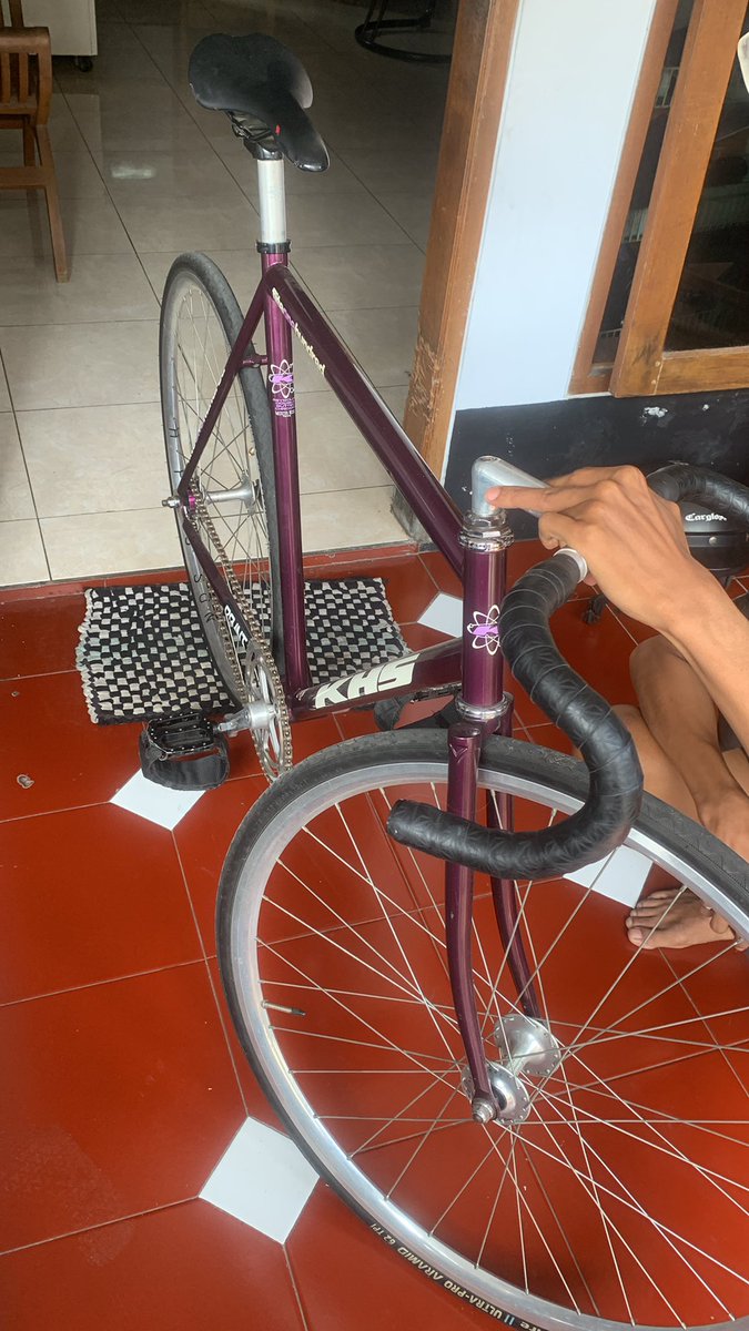 handditoo's tweet photo. WTS Frameset KHS size 42 - Price Ask - Lokasi Sleman Yk
#fnfjb #khs #fixedgear #fnfjbframe #frameset https://t.co/49k97jjxNG