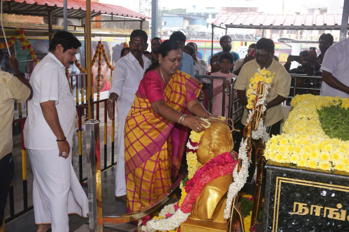 Vijayakanttrust's tweet photo. இயன்றதை செய்வோம் இல்லாதவர்க்கு!
கேப்டன் ஆலயத்தில் சிறப்பு பூஜை மற்றும் அன்னதானம்!
#CaptainAalayam #Captaintemple #vijayakanth #PremalathaVijayakanth https://t.co/8SISrotmYy