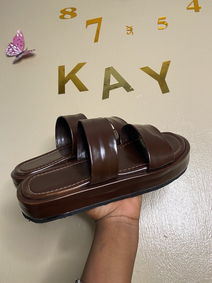 haandmadebykay's tweet photo. The “IRAWO” platform slippers are very elegant, comfortable and absolutely perfect for a nice day at the beach or park. 
Comes in black, brown, white and pink.

Price: 15,000NGN

Platforms can be made higher on request at an extra charge.
@_DammyB_ https://t.co/hdNa4Tuu76