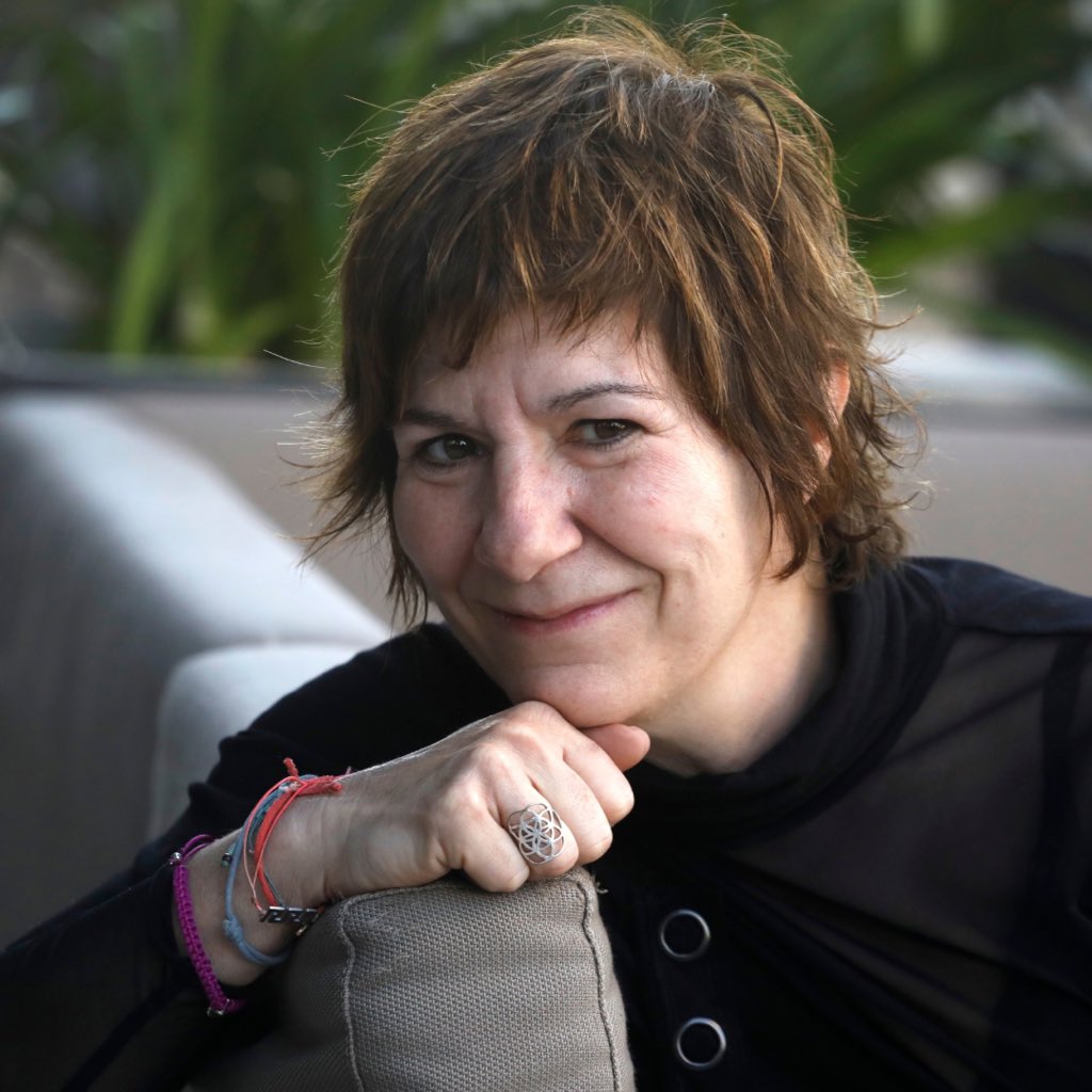 📢Today's featured #R3bel writer:

Empar Moliner is a Catalan writer and journalist. Her work has been translated into Spanish, German, English and Polish. In 2015 she won the Mercè Rodoreda Prize, and more recently, in 2022, she won the Ramon Llull Prize for the novel ‘Beloved’.