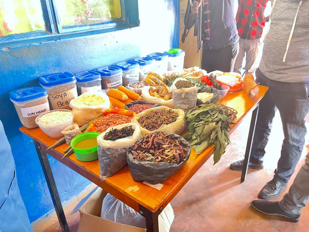 Stunting affects one in three children in 🇿🇲.  In Nyangombe, Development Director <a href="/BerniSmith5/">Berni Smith</a> met volunteers who give their time to educate their community on nutrition, supported by 🇬🇧 and our partners at <a href="/unicefzambia/">UNICEF Zambia</a>