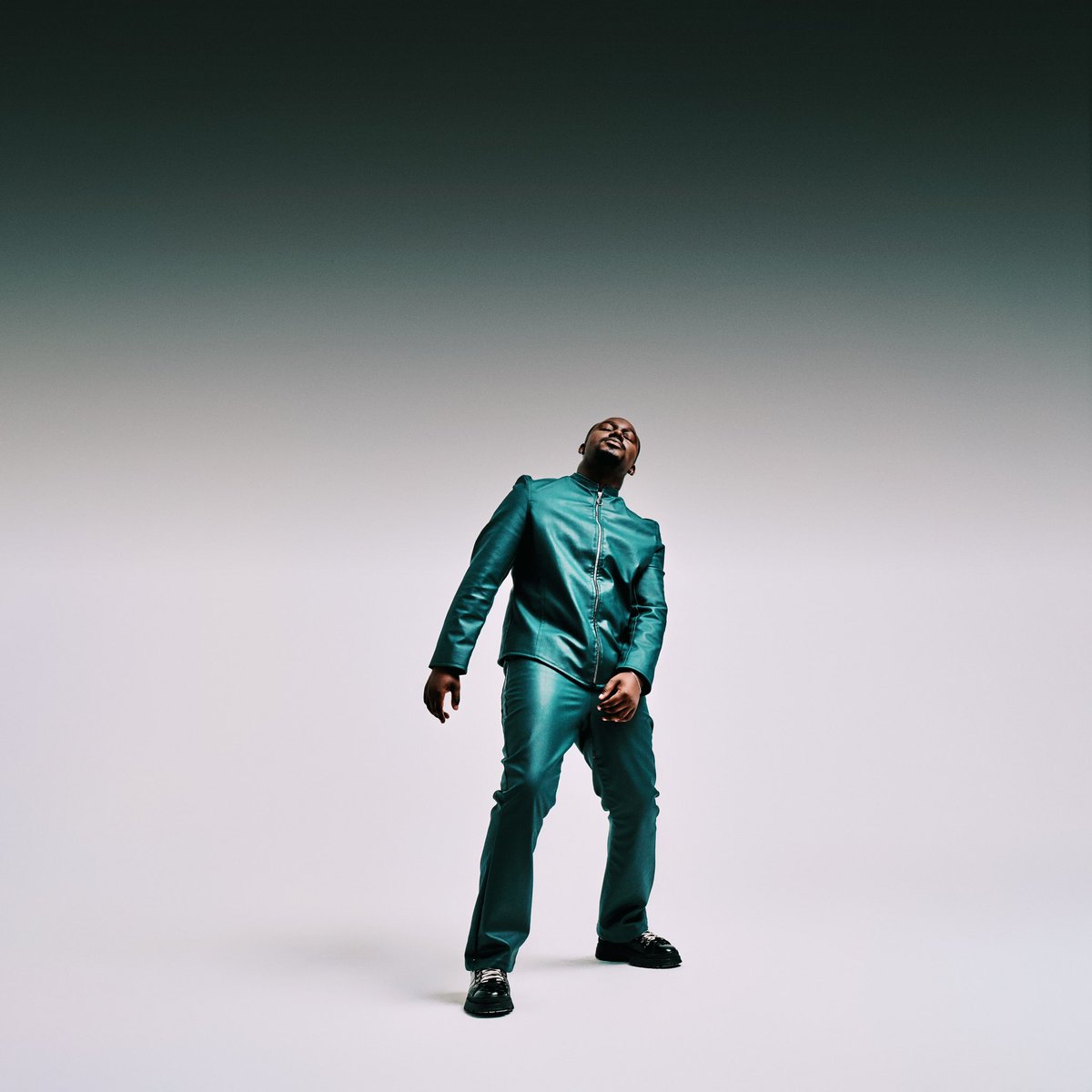 TRONPYRE's tweet photo. IN HERMÈS 
MY DEBUT ALBUM
OUT NOW
https://t.co/ZrFHoImTgn https://t.co/YFTncp1Ezk
