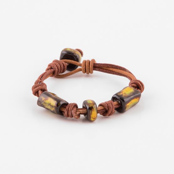 mosnosune's tweet photo. Pulsera unisex Nudos, esta pieza está elaborada a mano y creada a base de colores y texturas que evocan los campos de olivos, con sus troncos anudados y follaje verde-amarillento.
Disponible en tres tamaños, puedes encontrarla en https://t.co/s3i5fjXyeO
#mosnosune #pulserasdemoda https://t.co/q3nVy81kz2