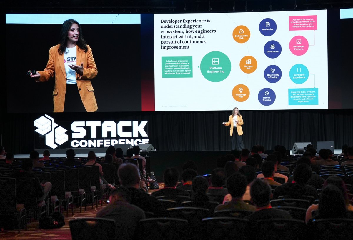 thoughtworks's tweet photo. 2️⃣ #EngineeringPlatforms and #DeveloperExperience
Rachel also shared insights on how engineering platforms can boost efficiency and empower developers, aligning platform design with business goals. https://t.co/9rc6k2585G