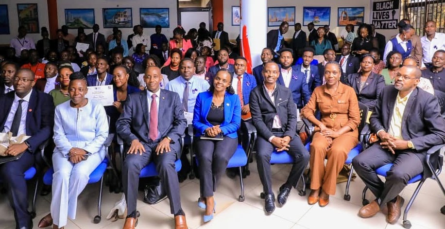 U.S. Mission Uganda (@usmissionuganda) on Twitter photo Congrats to the 2024 graduates of the Public Management & Leadership Program! Led by <a href="/WashFellowship/">MandelaWshFellowship</a> alumna & leadership coach <a href="/shatuhaire/">Shallon AM</a> at #AmericanCenterKampala, the 6-month program was designed for public managers to advance their skills in public service, management, & Congrats to the 2024 graduates of the Public Management & Leadership Program! Led by <a href="/WashFellowship/">MandelaWshFellowship</a> alumna & leadership coach <a href="/shatuhaire/">Shallon AM</a> at #AmericanCenterKampala, the 6-month program was designed for public managers to advance their skills in public service, management, &