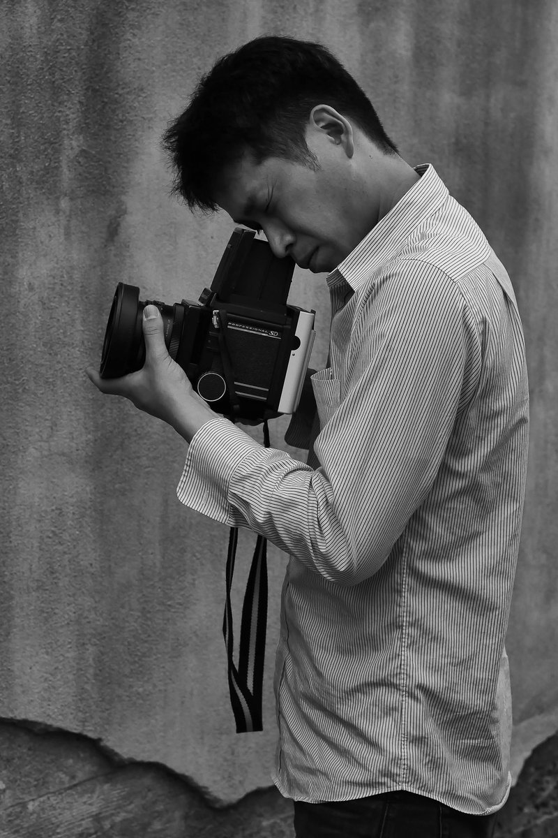 EN17988058's tweet photo. MAMIYA RB67で楽しそうに遊んでる男達

Lumix GX7mk2 https://t.co/HICYGdy5LX