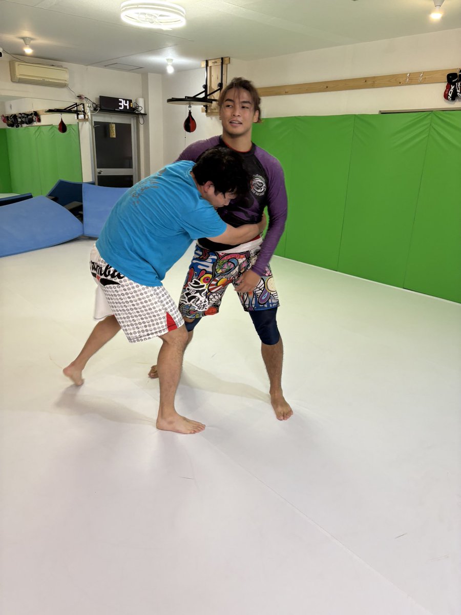 KKickboxingA's tweet photo. November 7 Grappling Class
Ryutaro Sato taught a seminar on transitioning from a double leg to a single leg takedown.
#Backflip #Gymnastics
#HigashiKanagawa #Kickboxing #NishiKanagawa #higashihakuraku #Hakuraku
#InstructorWanted #MuayThai #Oguchi #Tomiyacho #Shinkoyasu https://t.co/oH4em85bOt