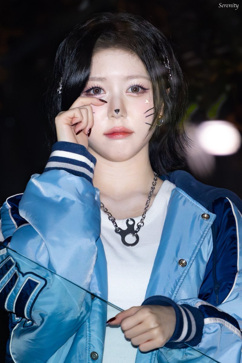 S23renity's tweet photo. 241105 HQs

😿😿😿

#정혜린 #HyeRin #트리플에스 #tripleS https://t.co/LJG4b4cS8q