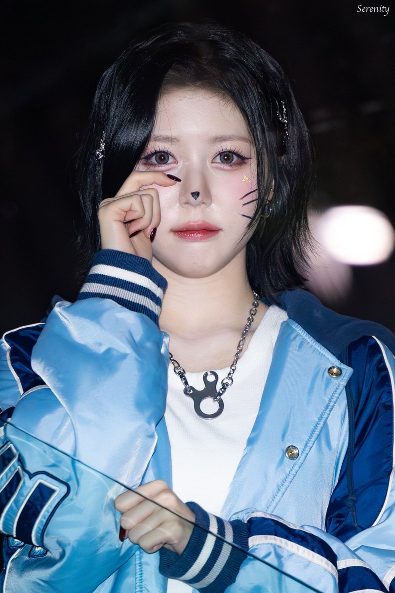 S23renity's tweet photo. 241105 HQs

😿😿😿

#정혜린 #HyeRin #트리플에스 #tripleS https://t.co/LJG4b4cS8q