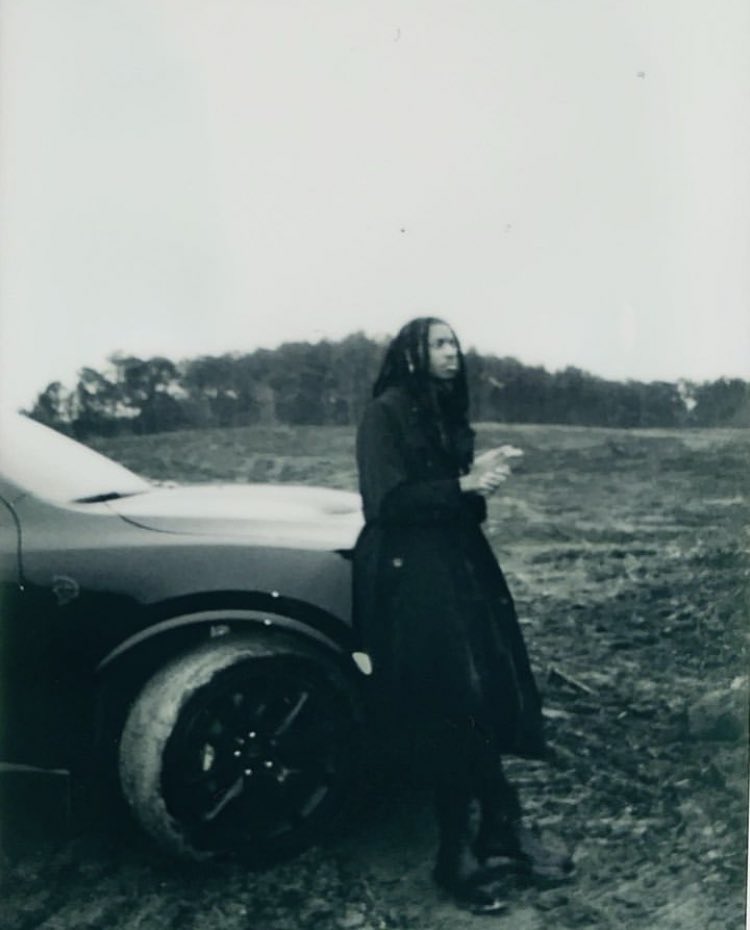 Bust a nigga in his shit, choppa all black like KODAK

lnk.to/saaheem