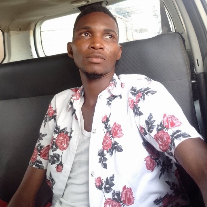 MadeniMangale's tweet photo. #NewProfilePic https://t.co/Dmma4glmKU