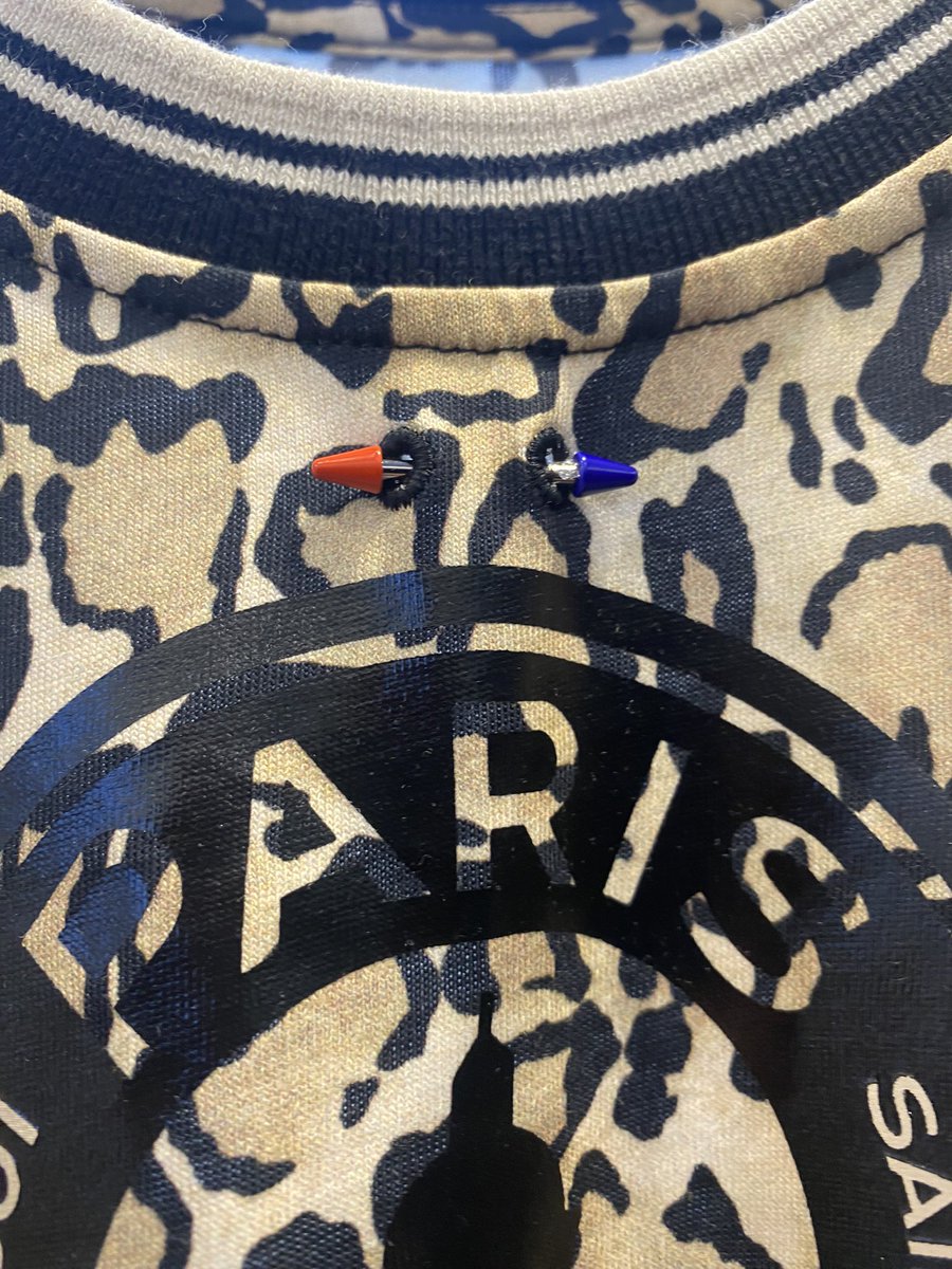 Moifemmesparis tweet media