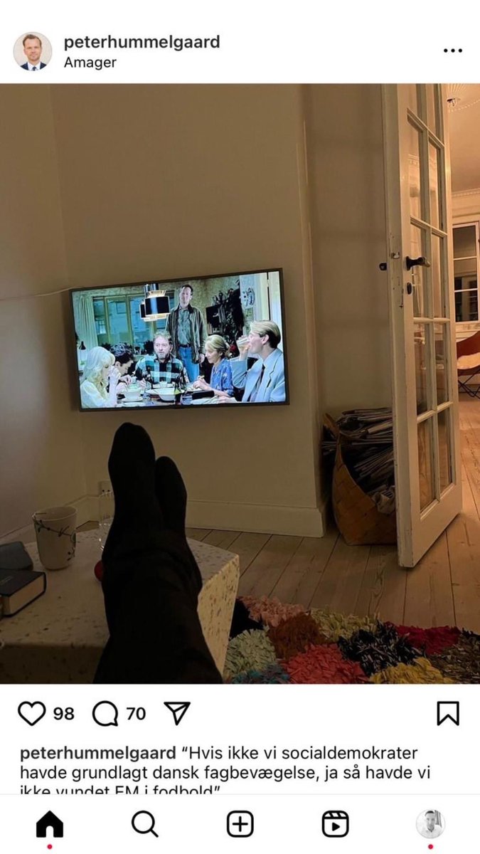 « Pendant que le ministre de la justice danois regarde la télé les pieds sur la table, on attend toujours depuis plus de trois mois qu’il daigne prendre une décision concernant Paul Watson qui croupit en prison loin de sa famille parce qu’il a osé sauver des baleines dans un