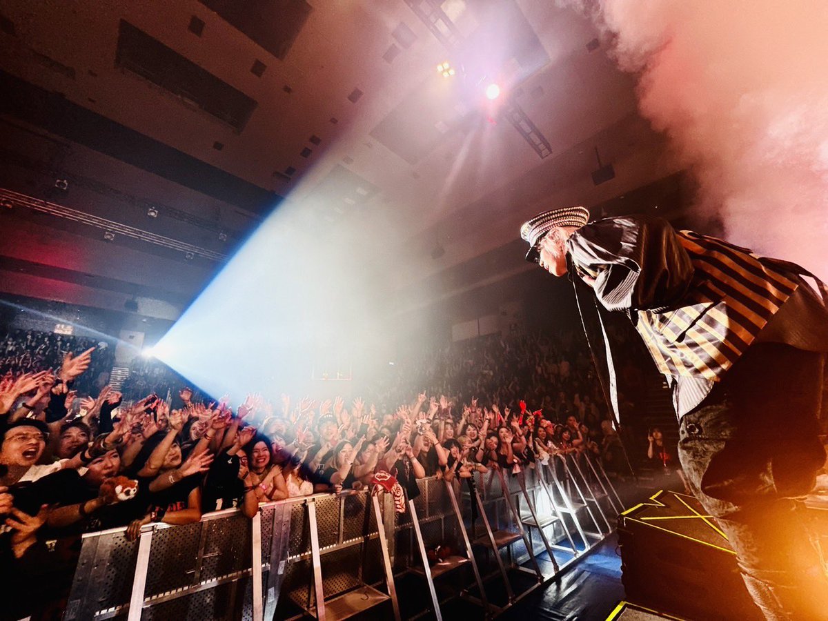 HydeOfficial_'s tweet photo. 香港は熱狂的だった。ありがとう。次は上海!
中国大陸はケチャップやれないので美しいラストソングをご覧ください☆
#HYDE
#HYDEINSIDE
#HYDEINSIDELIVE2024WORLDTOUR
#香港
#MACPHERSONSTADIUM
#次のワンマンは上海
#明日は氣志團万博 https://t.co/9hUgTLEsql