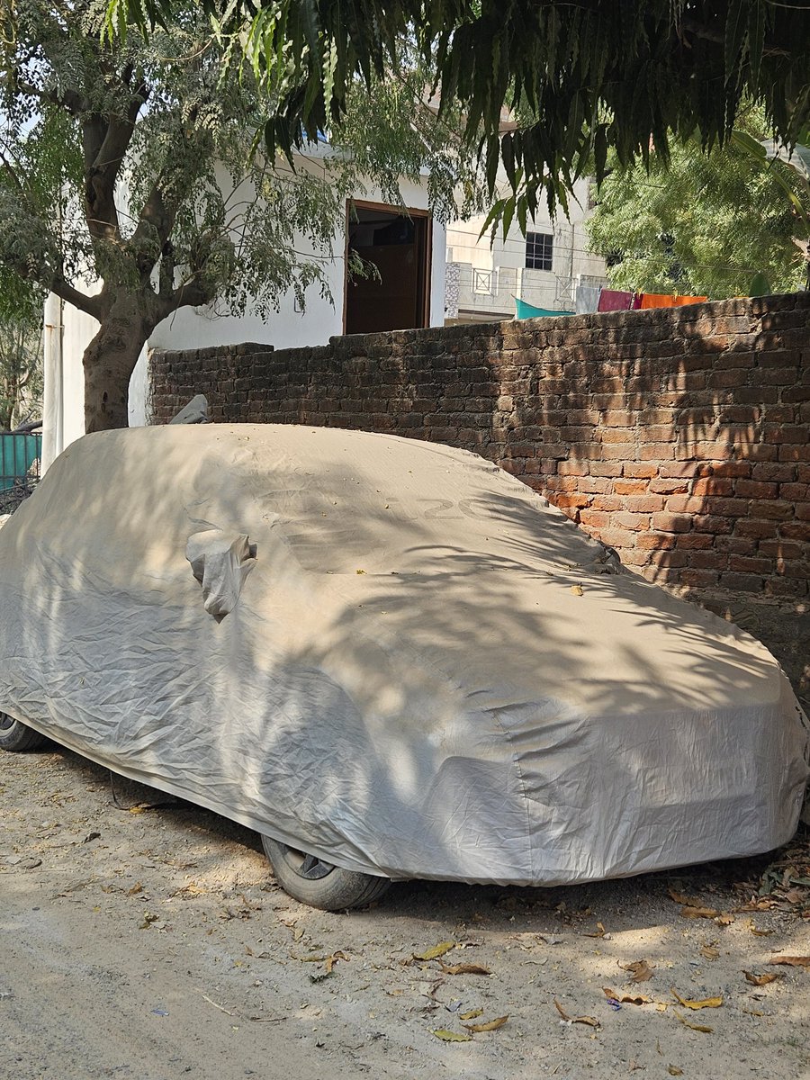 mayank7884's tweet photo. @Ra_THORe Dear sir,we the people of Jhotwara(ward-36),Jaipur voted again for your win while the women of our locality raised concerns related to bad roads,water supply issues when you visited in our area speech4-5yrs back.Still after all these years its only dusty roads incapital https://t.co/65ubHhQvZ1