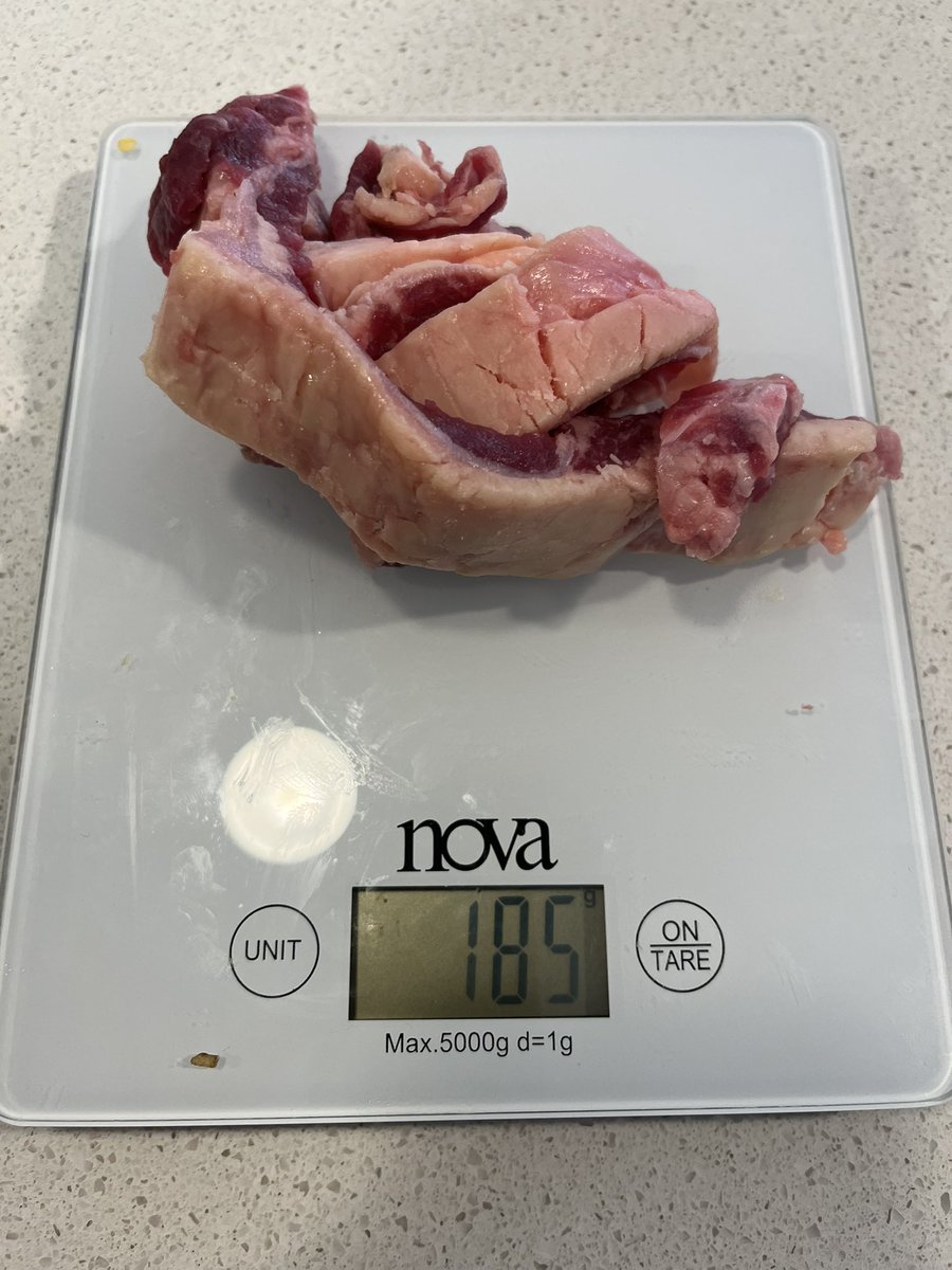 GB_Talking's tweet photo. @woolworths  this is what I got from Woolies.

Not happy at $35 per kg.
 185g of fat 
238 of meat at $35 per kilo.

What are you telling your providers to do.

I do feel so ripped off https://t.co/EbVVWB9d5J