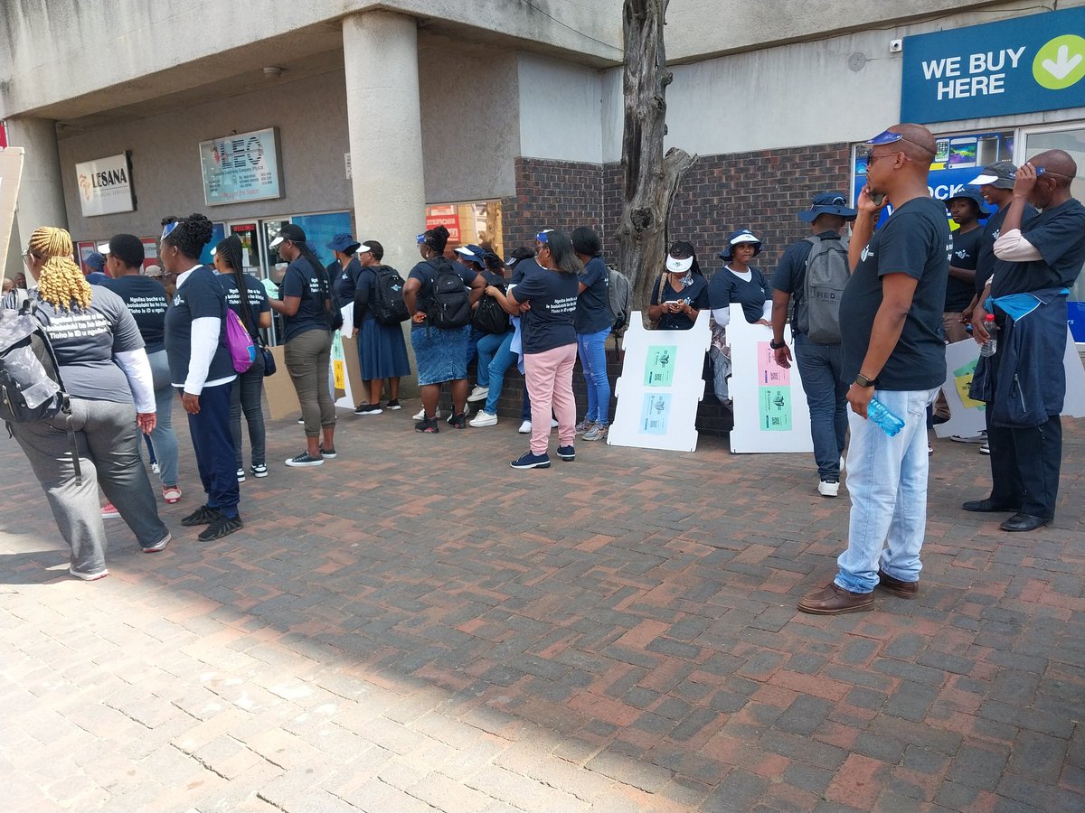 L_anfedu's tweet photo. 08_11_2024
IEC LESOTHO awareness raising on voter registration. Towards clean and transparent registration of voters. #elections #Peace #VoterID #goodgovernance  #participation #Inclusion #Basotho #Lesotho https://t.co/j7TIlewl3L