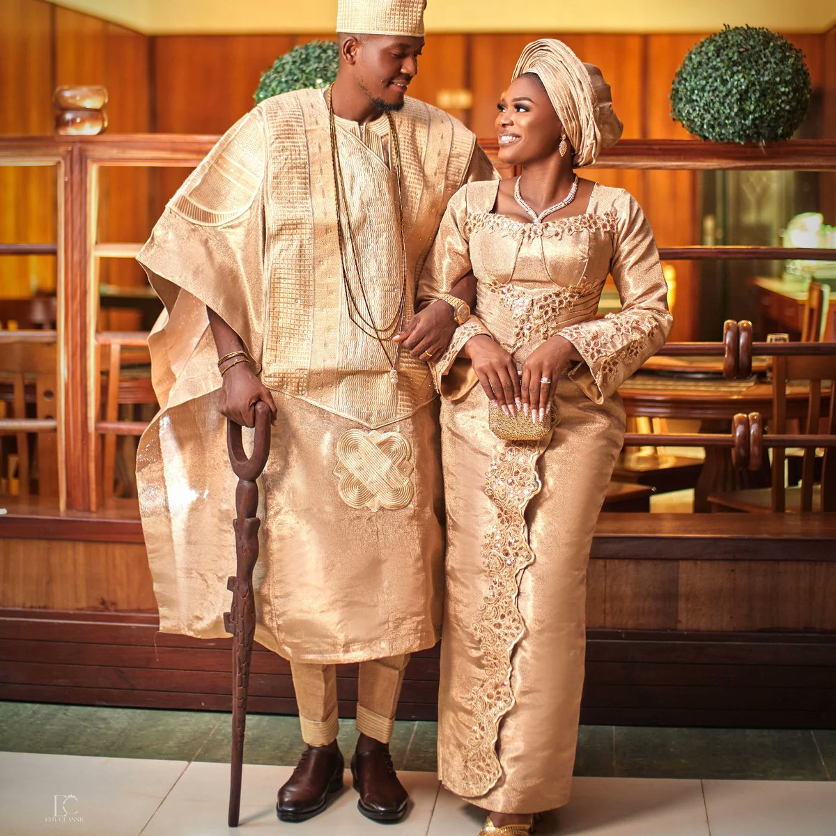HelenImoleayo's tweet photo. I'm Married to my BELOVED HUSBAND ♥️
.
.
.
#Wedding #holymatrimony #godlyhome #marriagegoals #Octoberweddings #light24 #lightaffairs #lightallround #brown #GOLD #brownndgold #BlessedAndGrateful #oct25th #blessedhome #love https://t.co/X9QIt5518M