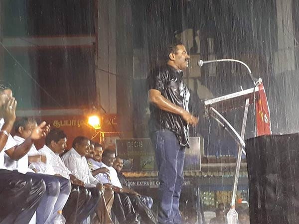 "நான் செத்துக் கொண்டிருந்தேன். 
யாரோ என் தாய்மொழியில் பேசினார்கள்.
உயிர்ப்பித்துக் கொண்டேன்" 
-ரஷ்ய கவிஞன் ரசூல் கம்சதேவ் 
#பிறந்தநாள்வாழ்த்துக்கள்