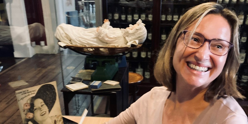 David our Conservator and our 2 conservation cleaning volunteers have been hard at work in our Pharmacy display.

It turns out that both have pharmacists in their family! What are the chances?

#museumvolunteers #museumconservation #conservationcleaning #pharmacyheritage